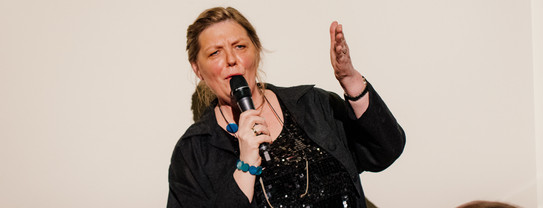 Presentation Workshop Persona Heinke Kirzinger while a presentation